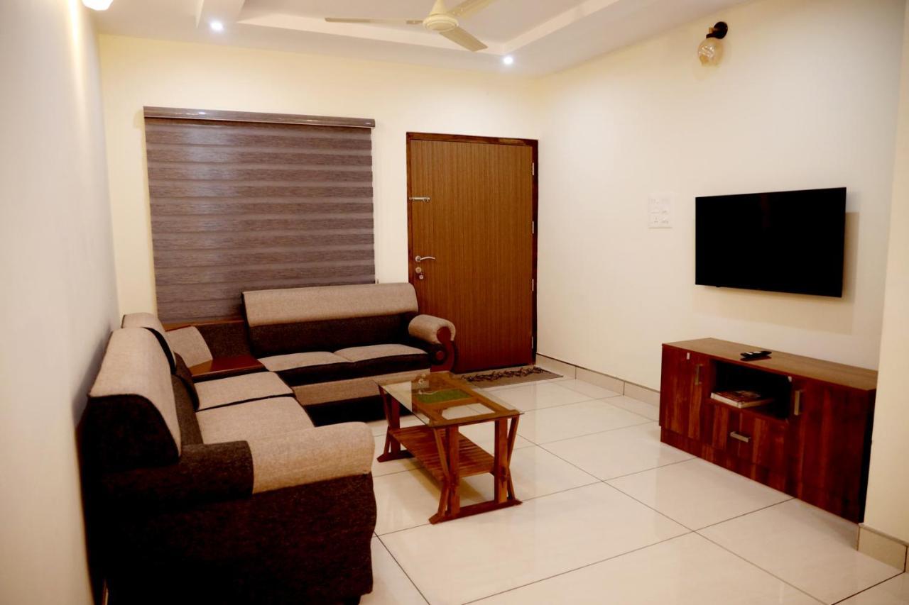 Clover Home Tiruvalla Exterior foto